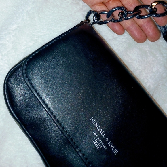 KENDALL + KYLIE  NWT! Black Chain Purse - Picture 6 of 8